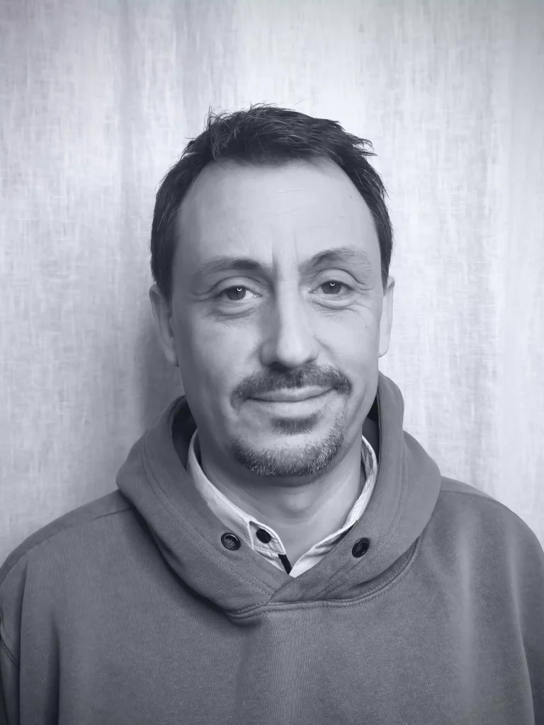 Vous avez la vision à long terme, je possède les leviers pour la rendre réelle. J’accompagne les dirigeants dans la transformation de leurs ambitions en structures concrètes et pérennes.